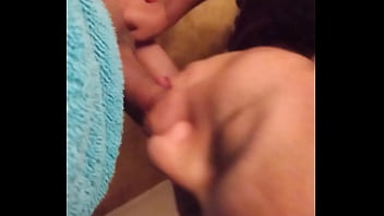 Preview 1 of Barazeel Big Mom Son Xxx Hd - Mi tia se mete al ba&ntilde_o cuando termino de ba&ntilde_arme y me lo chupa vien rico