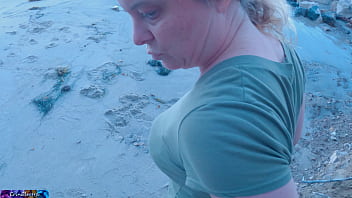 Preview 1 of 11 Yers Xxx Video - Stepson cheats with stepmom on the beach