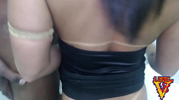 Preview 4 of Www Paki Stan Xxx Com - A safada n&atilde_o contente em transar no meio da balada foi atraz do negr&atilde_o roludo foder com ele no pelo no banheiro