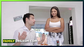 Preview 2 of Png Morobe Koap Xvideo - FamilyOrgasm.com ⏩ The Reality of Living with My Step Sister,  Michelle Anderson,  Myles Long