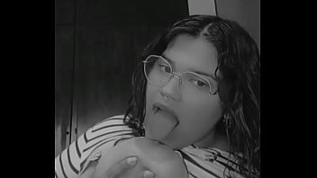 Preview 3 of Sotra Dirty - Me chupo las tetas