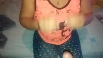 Preview 1 of Indian No1 Xxx Video - Conozco a esta joven de 18 a&ntilde_os y se deja grabar solo si ocult&oacute_ su identidad. Y me da una mamada de rica