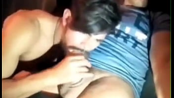 Preview 2 of Choti Bacchi Ke Sath Porn - Yuri Ga&uacute_cho e Ronny Ayslan gulosa n&atilde_o tem hora nem local