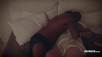 Preview 2 of Spanish Foursome In A Hotel - Meti pica no meu afilhado e no amiguinho dele