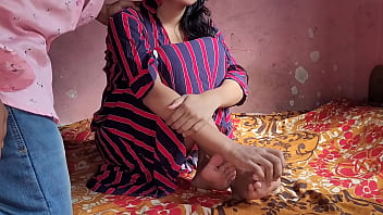 Preview 1 of Boydyila Webcam - 18 साल की फूल जैसी नाजूक कामवाली लड़की के साथ नाजायज रिश्ता बनाकर अपनी हवस बुझाई