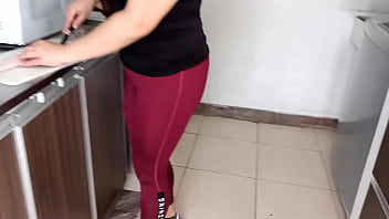 Preview 2 of Xsxy Hd - Cu&ntilde_ada Latina Puta Colombiana De Cameltoe Gigante Seduce A Los Familiares De Su Esposo Mientras Hace Labores En El Hogar