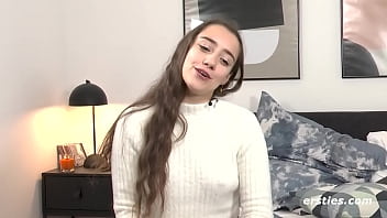 Preview 1 of Bollywood Actorcess Xnxx - Ersties: Medea verw&ouml_hnt ihre beiden L&ouml_cher mit einem Kristalldildo