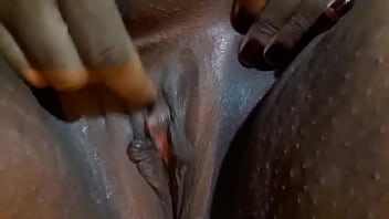Preview 3 of Mom Teaches Handjob To Son - Gordinha Tarada