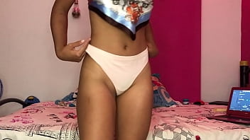 Preview 3 of Fake Loir - latina culona abriendose de piernas