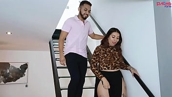 Preview 1 of Voyelet Xxx - Pareja swinger seduce a vecina lesbiana (1/2)