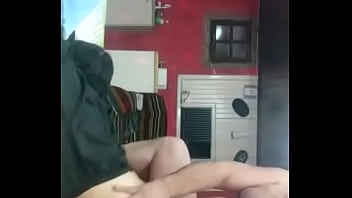 Preview 1 of 1990 Sexvideos - branquinha  de 20 anos pede a sair com  o tiuzao e  logo foi levada para cama