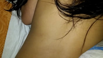 Preview 1 of Big Boobs3gp - Cuando viajamos pasa esto en las noches con el vecino