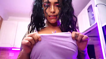 Preview 2 of Boy Cumshort - Come and see how Abril Jones loses her clothes at the kitchen