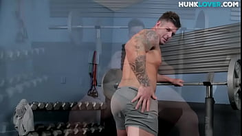 Preview 2 of Cilderen Sex - Hunky inked amateur teases body and masturbates in solo
