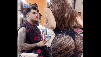 Preview 1 of Mexican Pussy Spread Open Wide - PONIENDO EN CUATRO A LA CHICA DE LA ESTETICA DESPUES DEL CORTE