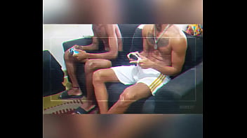 Preview 4 of Gina Guerson - Estava em casa e o vizinho  veio me pedir um jogo eu chamei ele para jogar comigo s&oacute_ que ele queria outro controle.