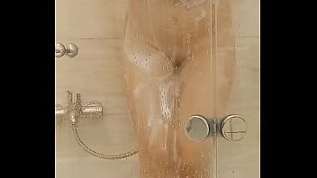 Preview 1 of Karinna Xnxx - caresses herself in the bath