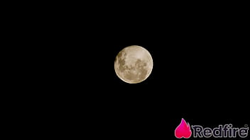 Preview 4 of Mom In Mid Night - Patroa safada Anny Fernandez seduziu o jardineiro pra fazer anal no pelo - Com Mark butt