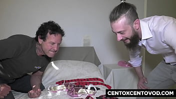 Preview 1 of Xxx Sex Vidoo - L&#039_esordio della giovane Loretta Goccia svezzata da Valentina