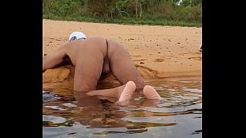 Preview 4 of Broyghter Mom - Ladysilva gay latina na praia querendo uma pau na sua bunda gostosa de marquinha sexy