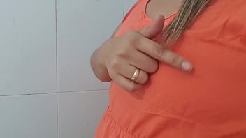 Preview 1 of Wwwsex China - Minha irm&atilde_ se oferecendo para um gringo em busca de um GREENCARD