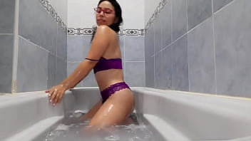 Preview 4 of Romnsya - latina culona moja las bragas