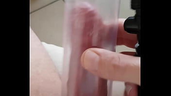 Preview 2 of Face Slap Xxx - Sklavensau pumpt Penis auf