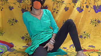 Preview 1 of Xvideom Comg - इंडियन हॉट सेक्सी भाभी की बुर को र्गम देसी लन्ड से पडौसी ने चोदा