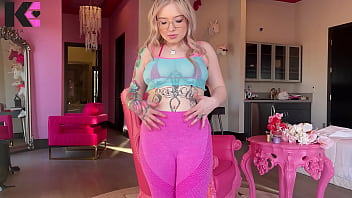 Preview 2 of Sqruit Organs - All You Deserve For Valentines Day is My Innie Belly Button: Sunlit Femdom Finger Fuck