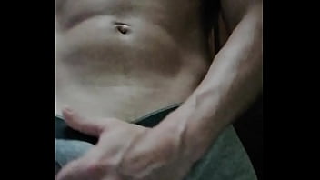 Preview 2 of Russian Hairy Bebe - Me masturbo para calentar a desconocida