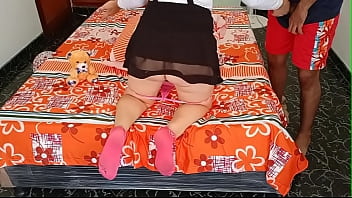 Preview 1 of Shcool Sax Videos - la novia de mi mejor amigo siendo follada con su linda faldatiene 18 a&ntilde_os y quiere una buena polla en su co&ntilde_o hasta que le acaben adentro