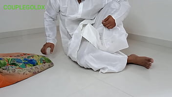 Preview 1 of Dehati Xxcc - ससुर जी देसी दारू पीके बहुरानी को पकड़ कर चोद डाला