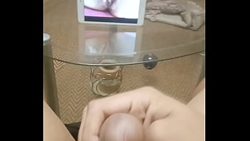 Preview 1 of Bam Anal - Aprovecho que estoy solo en casa para pajearme con v&iacute_deo de una amiga y de paso le hago su tributo.