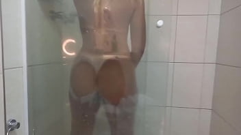 Preview 2 of Hot Hd Musilm - Gozando no Chuveiro na Frente do Marido