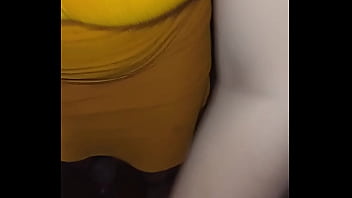 Preview 1 of Hotwife Gangbang Amateur - Veio falar com minha esposa e acabou chupando meu pau at&eacute_ goza na boca dela
