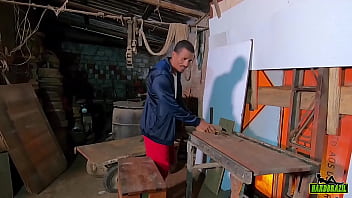Preview 1 of Xxcxx 2019 - Fudi com o marceneiro para ter os meus bancos