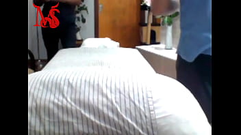 Preview 1 of Lez Oily - Massagem no casado da cidade vizinha (Assista Completo no RED)