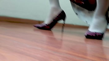 Preview 1 of Bwb 19 Ass - Me masturbo en tacones vestido y bodystocking