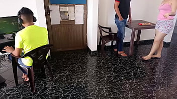 Preview 1 of Lust Cinema Hd - Cojiendo a escondidas con la esposa de mi mejor amigo:El muy cornudo estaba jugando mientras le met&iacute_a mi gran polla a su sexy y culona mujer