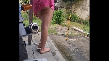 Preview 2 of Brazeervideo - A esposa puta mostrou a bunda e o corno filmando