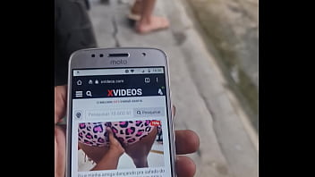 Preview 1 of Brazeervideo - A esposa puta mostrou a bunda e o corno filmando