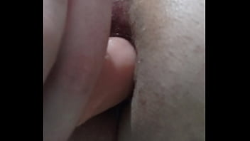 Preview 2 of Georgy Layal - Deixando cuzinho virgem pronto para rola