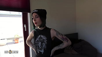 Preview 1 of Hotmoom Sexy - Alles f&uuml_r Fortnite :D Lou Nesbit,  Lia Louise
