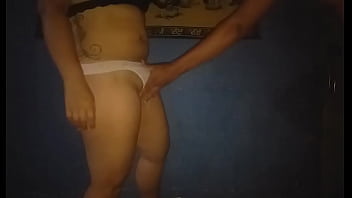 Preview 4 of Tophdporno Com - Mi comadre se pone caliente y empiesa hacerme soxo oral en la noche