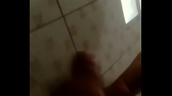 Preview 3 of Fuck His Neighbour - No banho dando leite para quem gosta