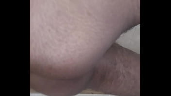 Preview 2 of Alura Jenson Fendom - Una rica jalada mientras me ba&ntilde_o termina en lechita por fuera alguien gusta
