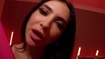 Preview 1 of Outdoo Mom - Evil-Angels.net - If you want to see a woman&#039_s lower intestine and rectum push out of her asshole then this is truly amazing anal scene with Jane Wilde is for you!