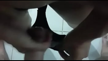 Preview 3 of Pramugari Pilot - Esposa levando gozada na calcinha de ex namorado (Assine o RED)