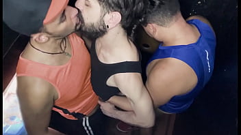 Preview 1 of Joyce Mandel Aka Alexia Love - O put&atilde_o Kinky Chaser pediu para conhecer as cabines do sexo,  fomos l&aacute_ foder -  COMPLETO NO RED
