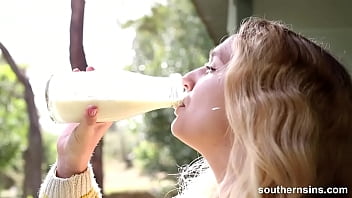 Preview 1 of Hard Chudai Video Sunny Leon - Aussies summer day
